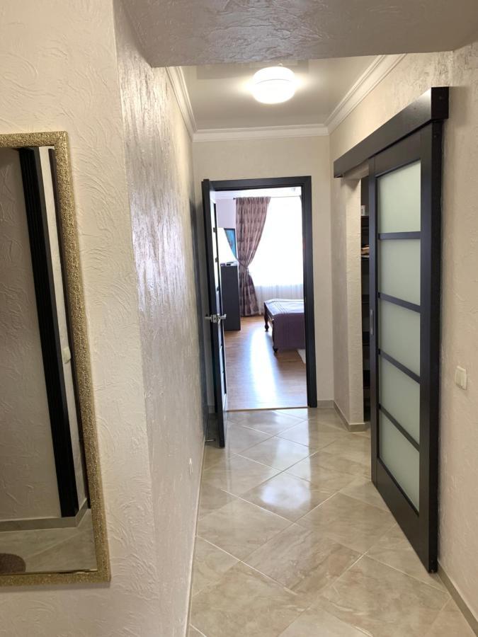 Центр. Поруч Парк Та Став Apartment เตอร์โนปิล ภายนอก รูปภาพ