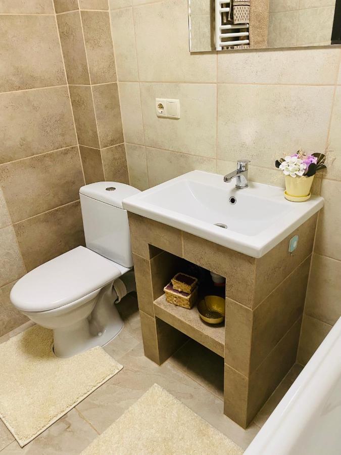 Центр. Поруч Парк Та Став Apartment เตอร์โนปิล ภายนอก รูปภาพ