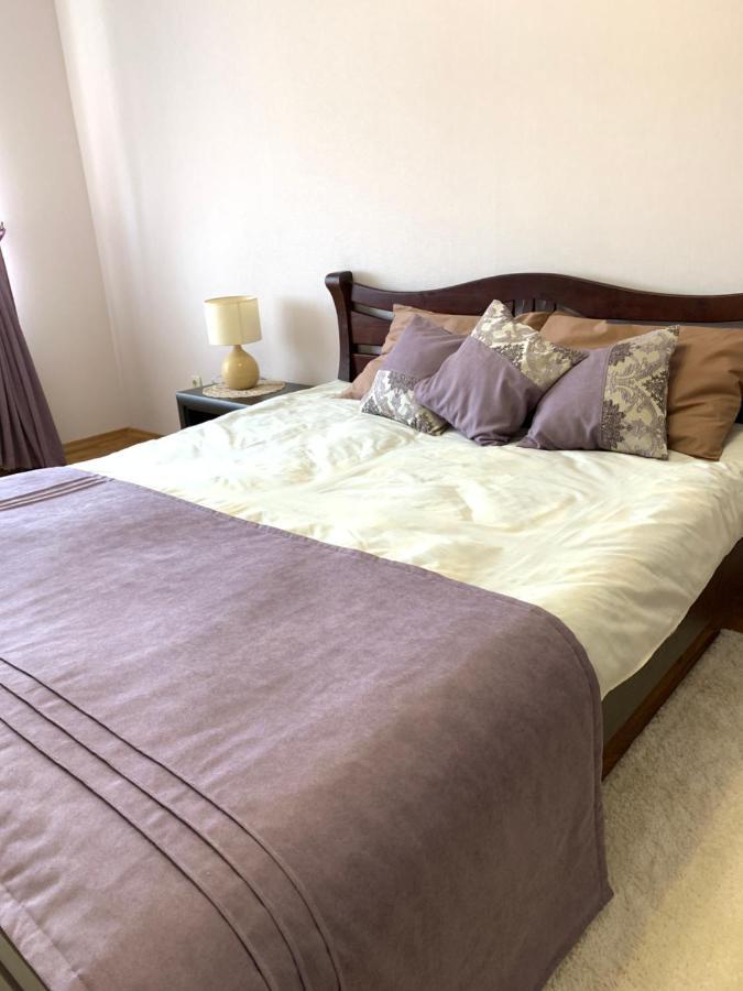 Центр. Поруч Парк Та Став Apartment เตอร์โนปิล ภายนอก รูปภาพ