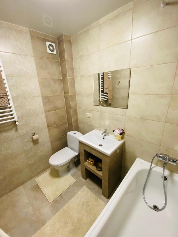 Центр. Поруч Парк Та Став Apartment เตอร์โนปิล ภายนอก รูปภาพ